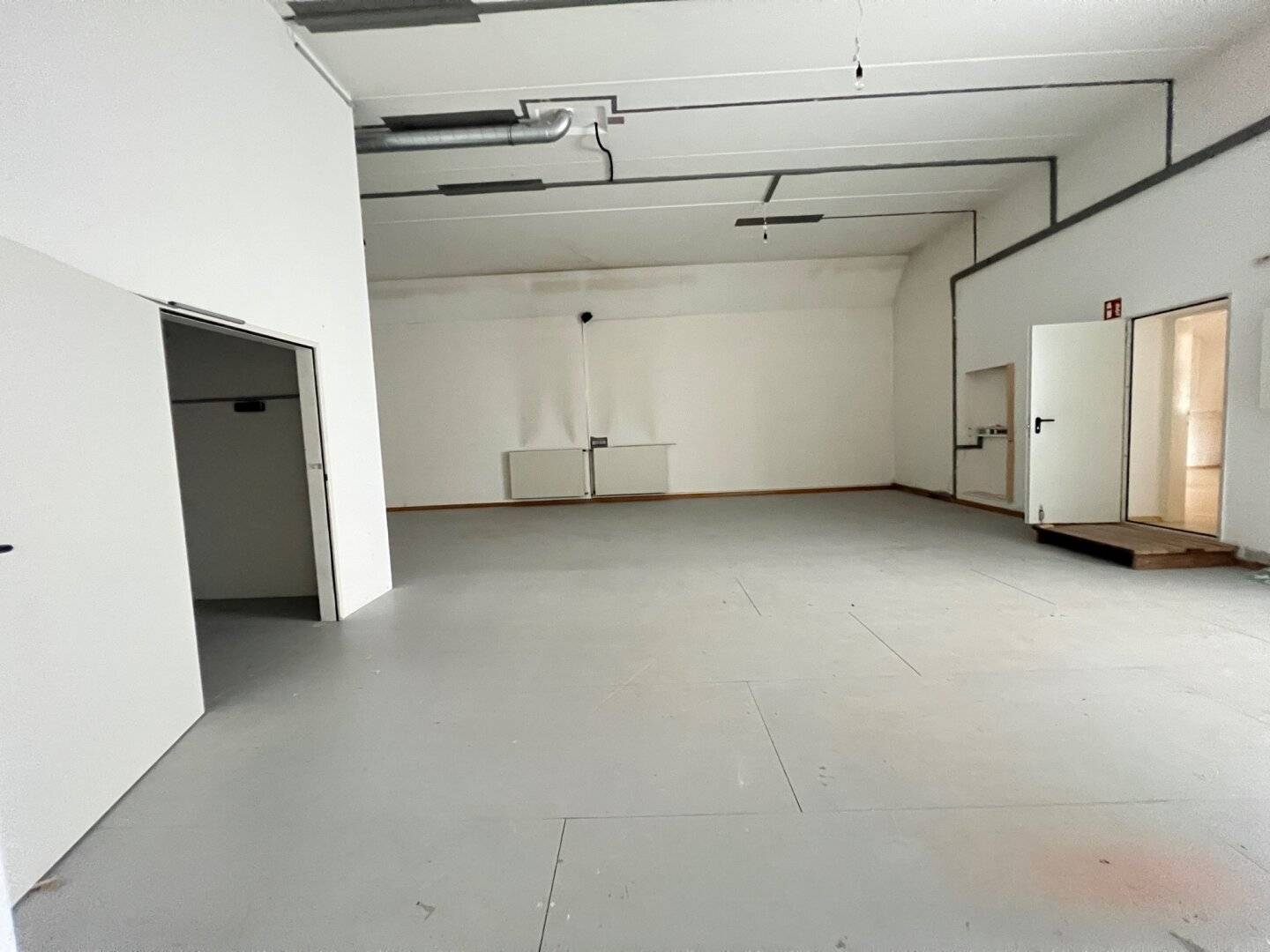 Gewerbeobjekt in St.-Peter mit Büro- und Hallenflächen