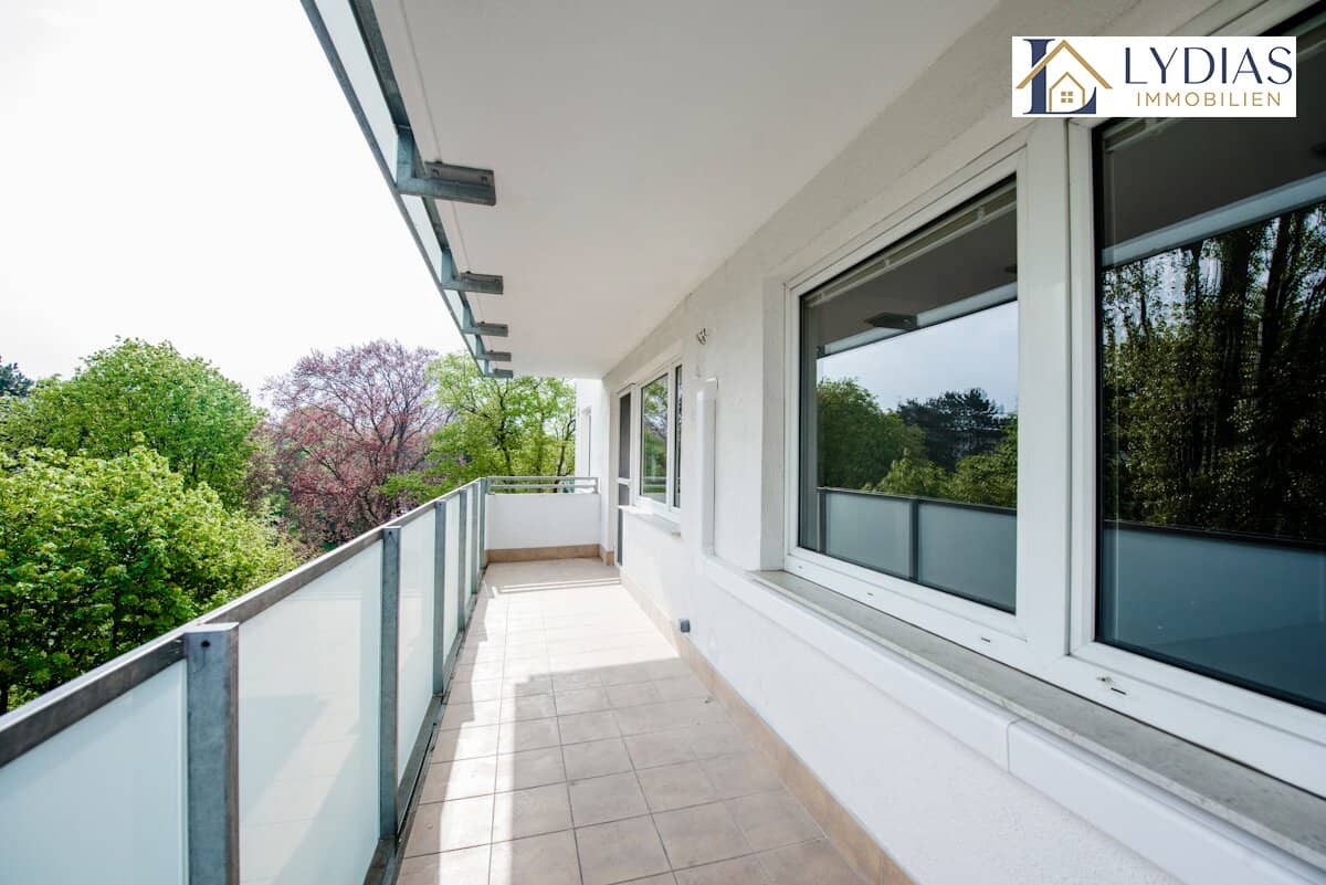 ERSTBEZUG – Traumhafte und helle 4-Zimmer Wohnung mit Balkon zum Innenhof ca. 12 m² - Zimmer zentral begehbar - Top Infrastruktur!