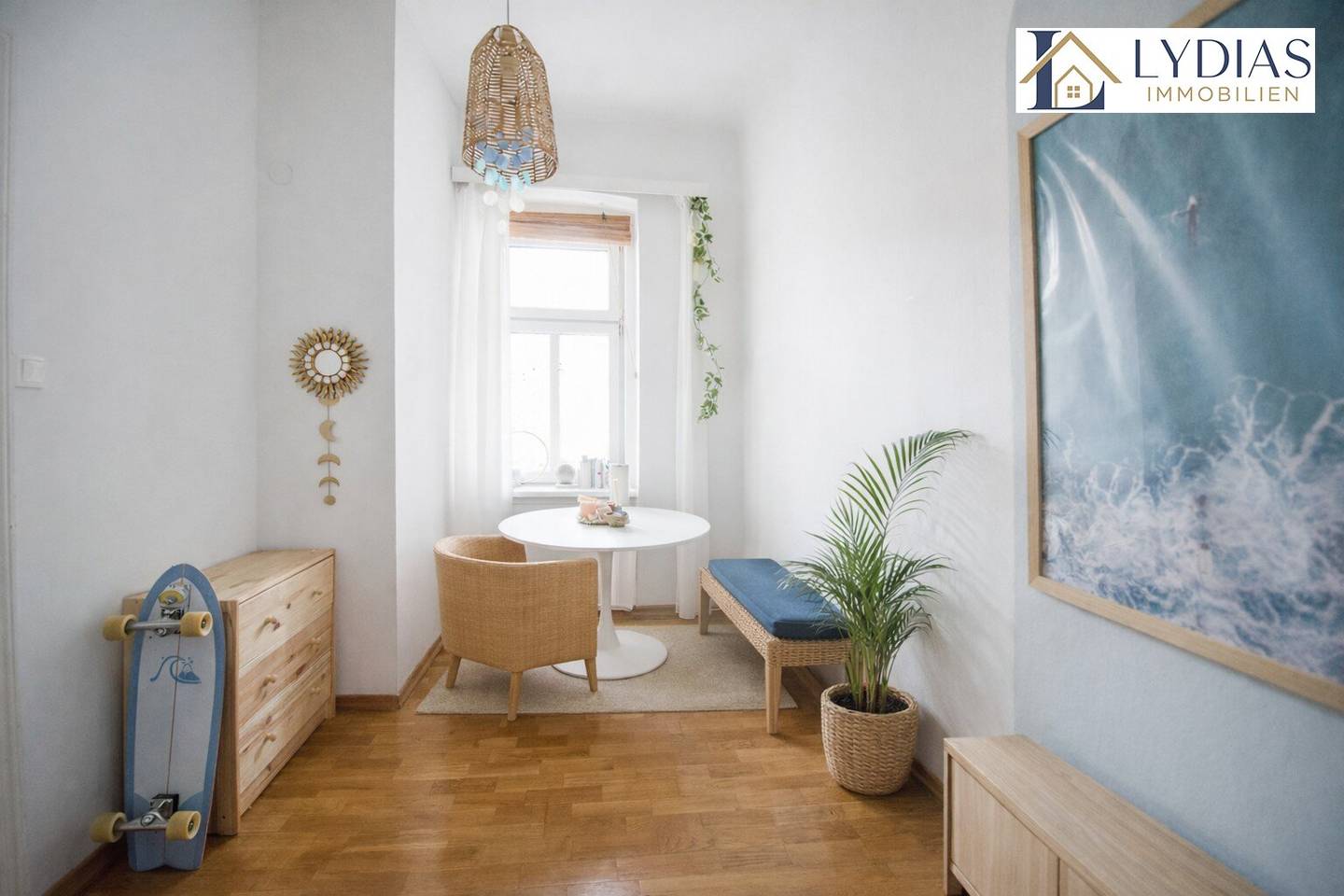 Traumhafte 2-Zimmer-Altbauwohnung mit Loggia zum Innenhof, sehr gepflegt, Top-Anbindung / Kurzzeitvermietung evtl. möglich