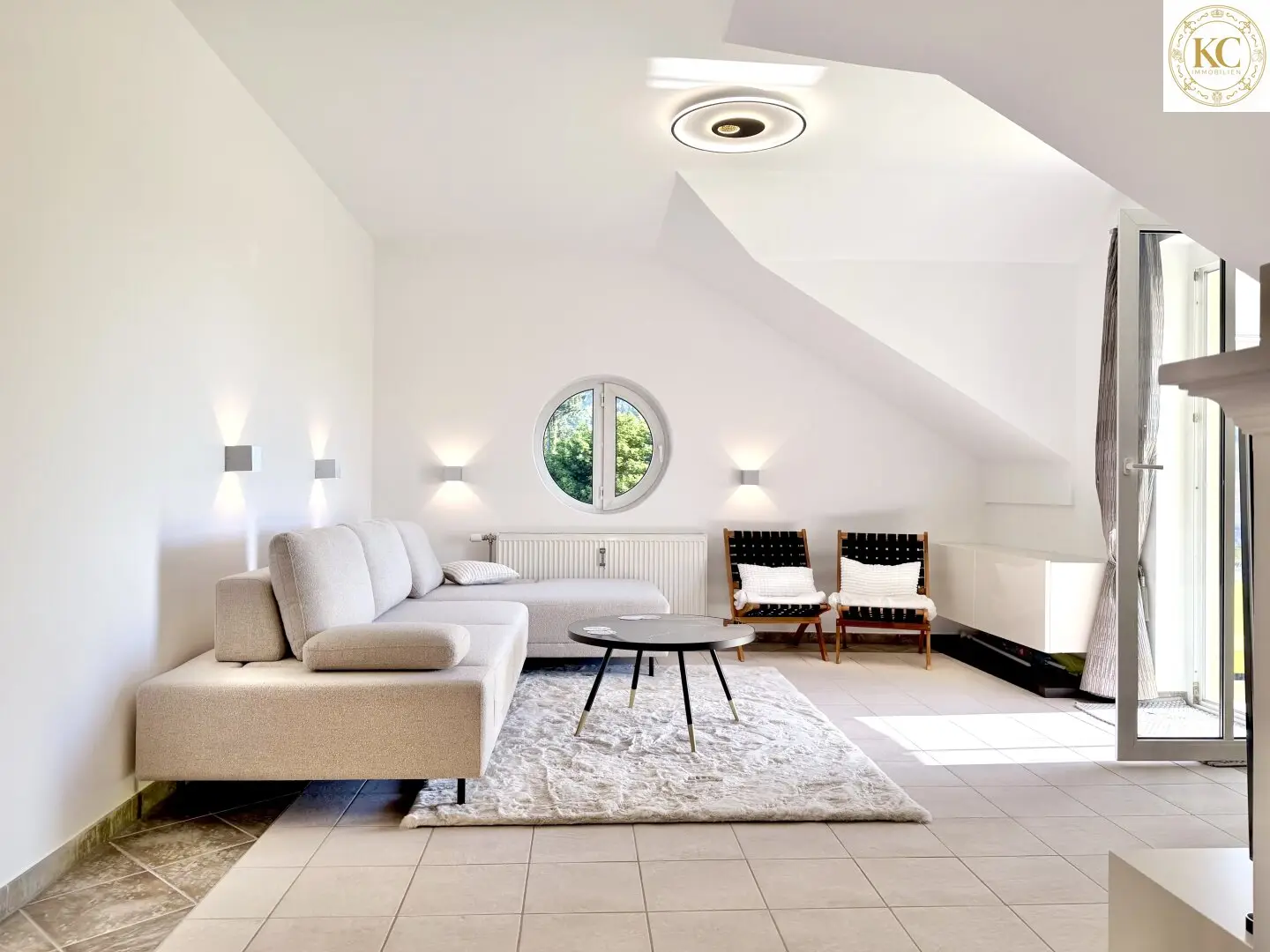 Stylisches Design-Apartment mit Balkon und Wörthersee-Blick – Wohnen, wo andere Urlaub machen