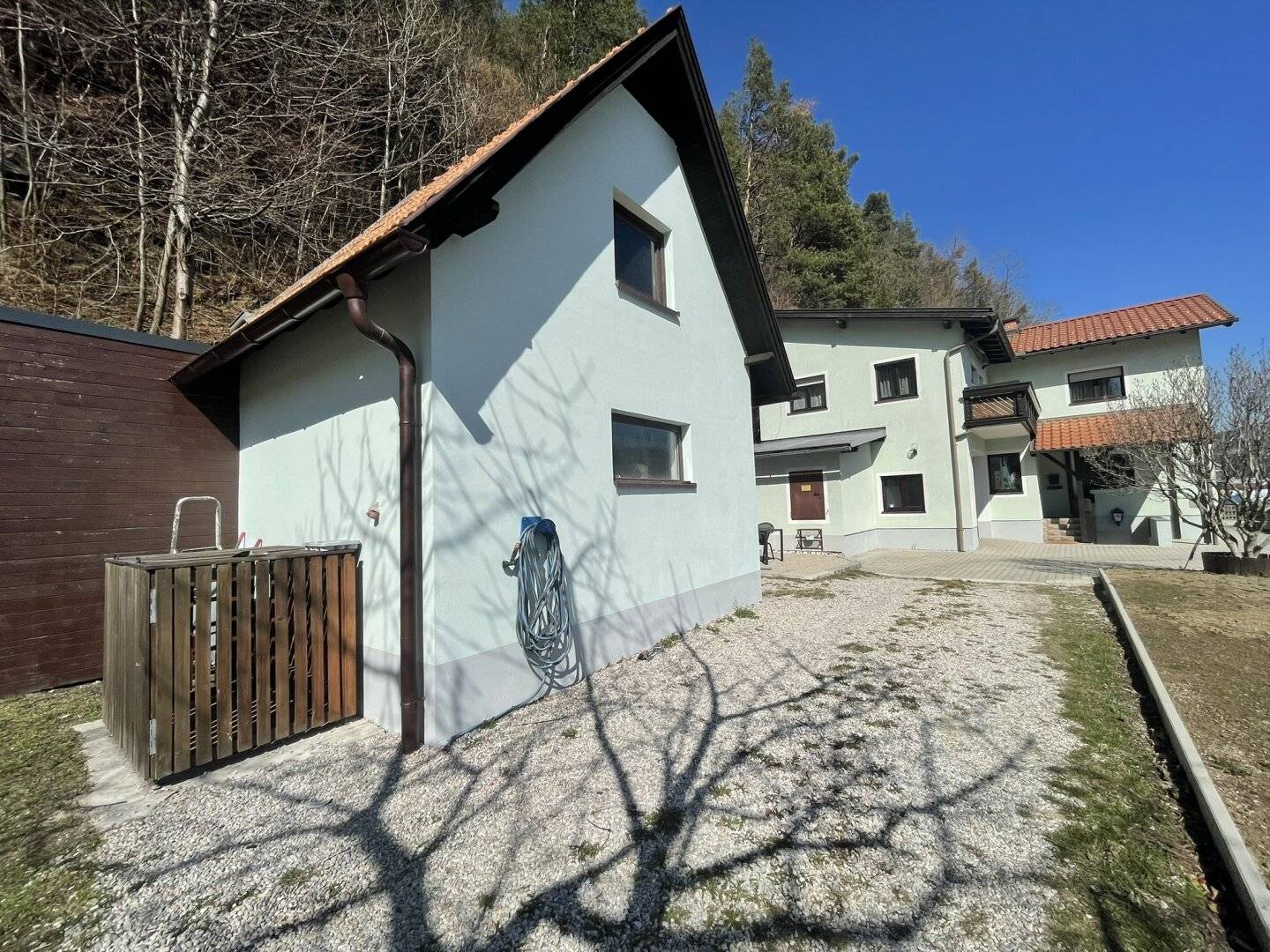 Traumhaftes Einfamilienhaus in Grimmenstein – vollrenoviert, Balkon, Garage & extra Werkstatt!