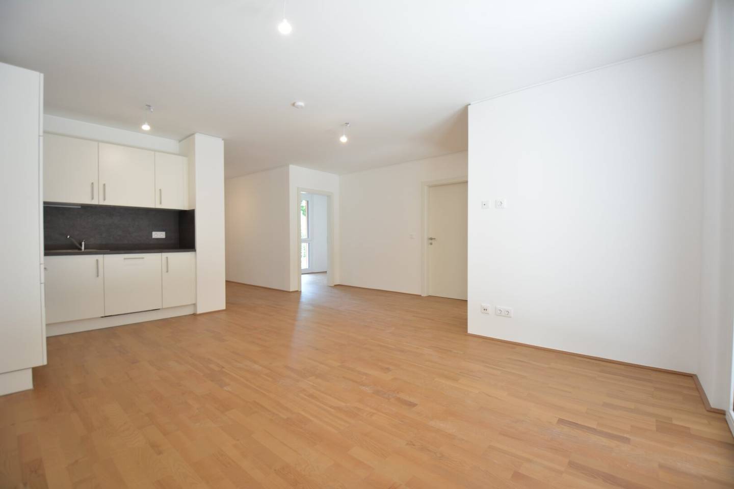 Familienwohnung mit Fernblick, 3 Schlafzimmer, Parkgaragenplatz inkludiert!