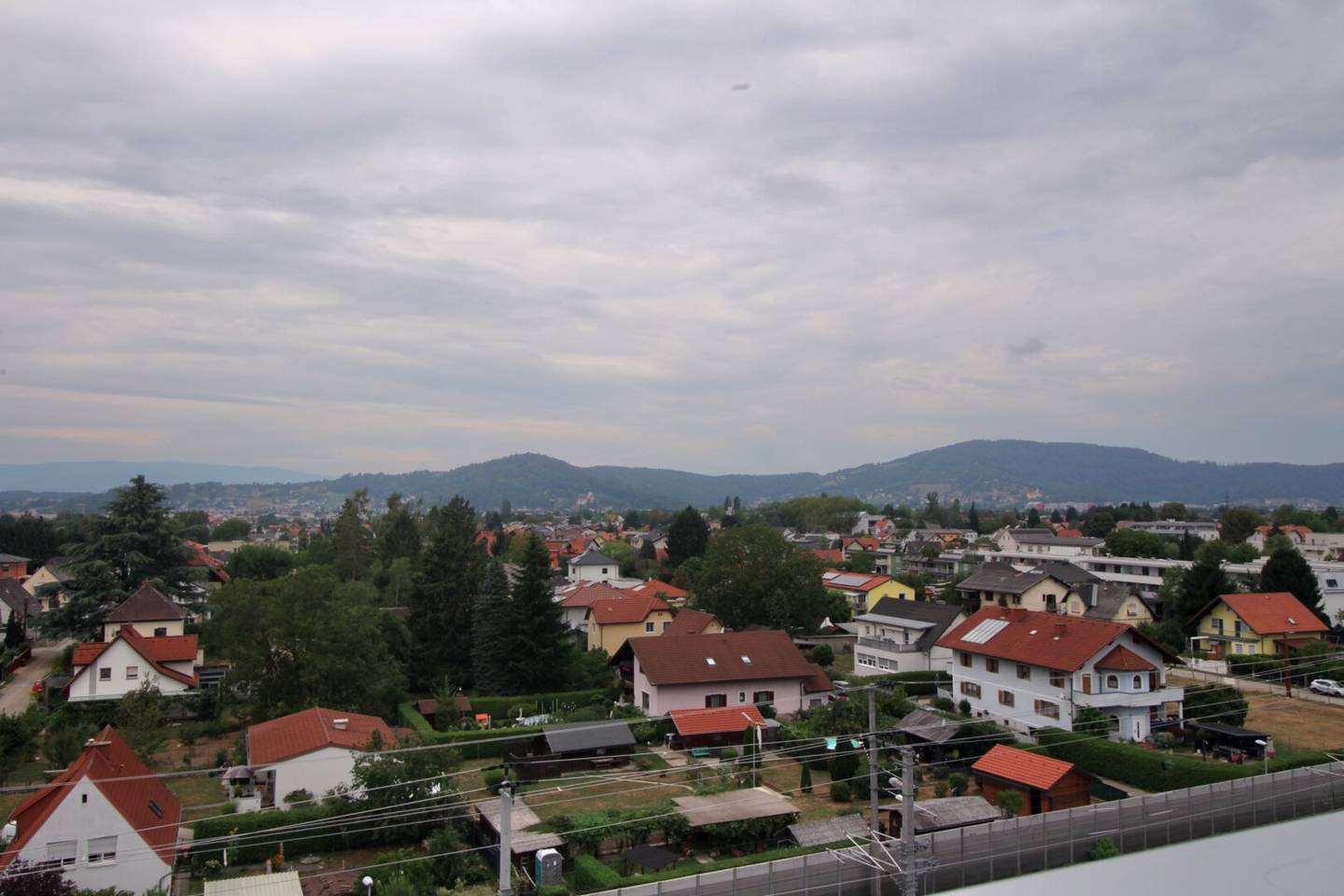Familienwohnung mit Fernblick, 3 Schlafzimmer, Parkgaragenplatz inkludiert!