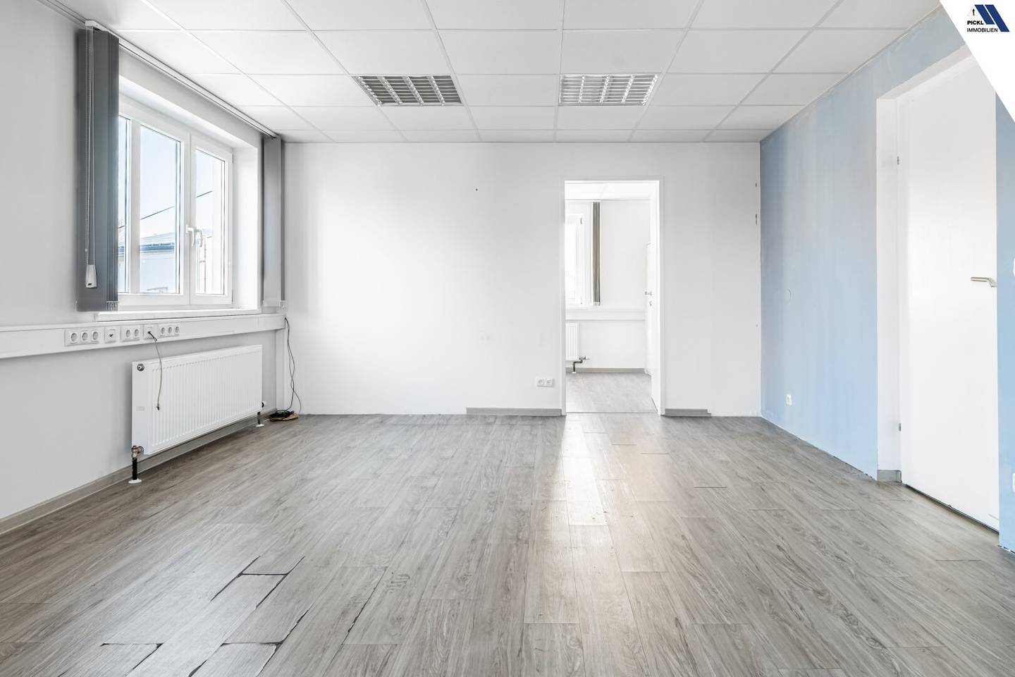 TRAUN: GROSSZÜGIGE BÜROFLÄCHE MIT PARKPLÄTZEN, KLIMAANLAGE UND optional LAGER ZU MIETEN