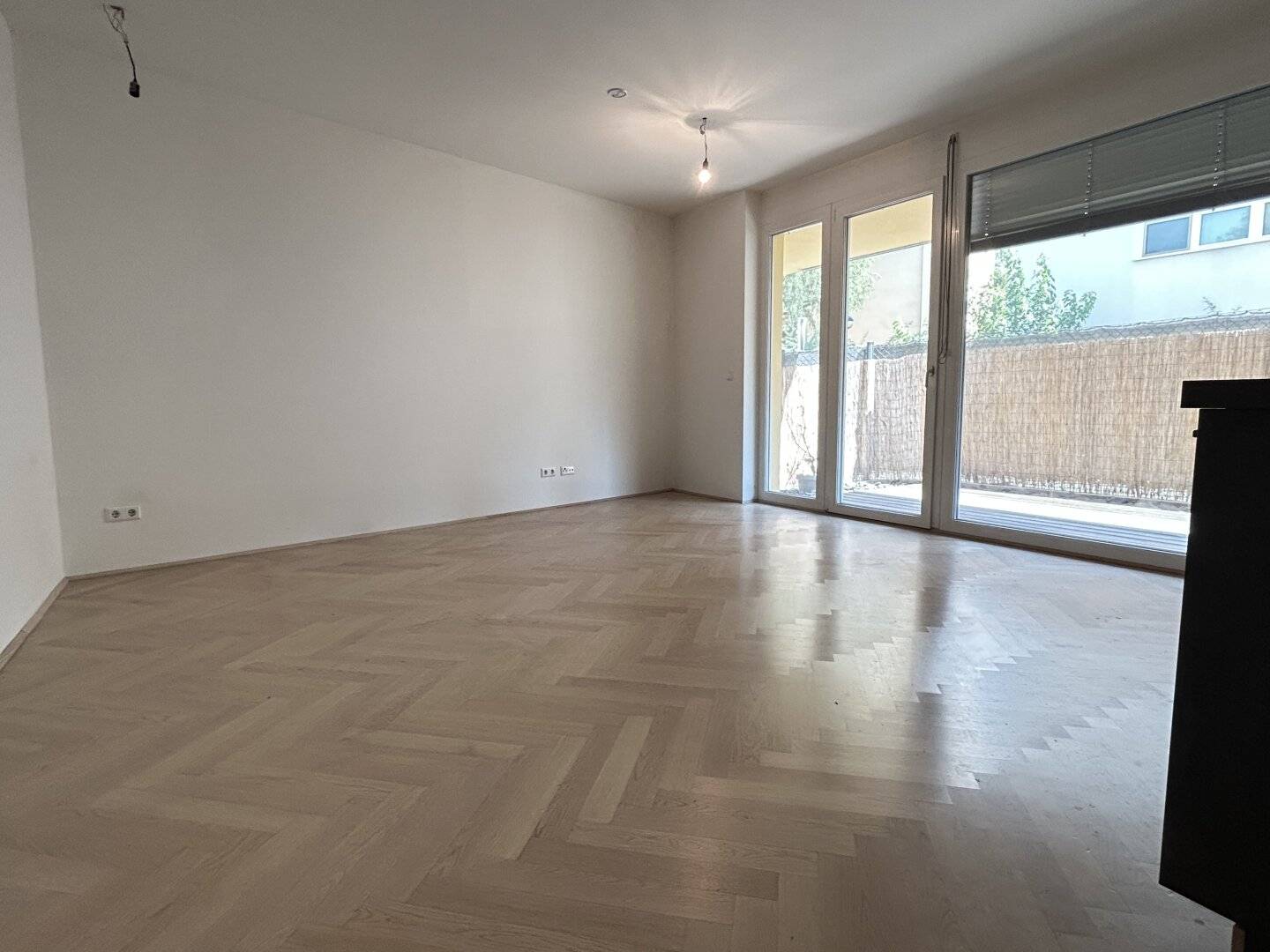 PROVISIONSFREI! 2 Zimmer, Terrasse, Fischgrätenparkett – hochwertige Erdgeschoßwohnung nahe der Mur