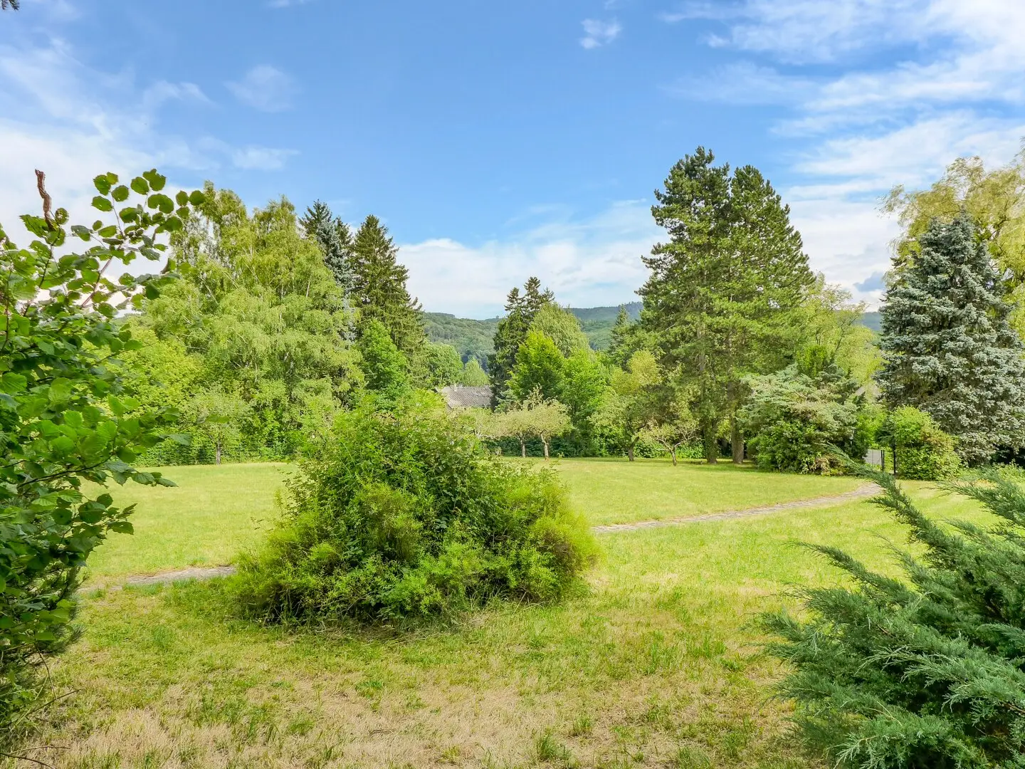 Bauland Wohngebiet mit idyllischen Blickachsen - 2.493 m² im Wienerwald mit Grünblick