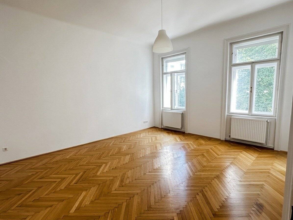 SOMMERAKTION: Halbe Maklerprovision sparen bis 31.8.! Freundliche 2-Zimmer-Altbauwohnung mit Einbauküche und Hof-Grünblick in 1030 Toplage – Möglichkeit des Balkonanbaus