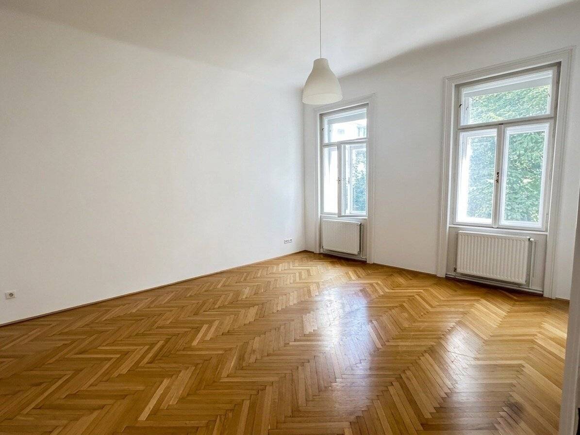 SOMMERAKTION: Halbe Maklerprovision sparen bis 31.8.! Freundliche 2-Zimmer-Altbauwohnung mit Einbauküche und Hof-Grünblick in 1030 Toplage – Möglichkeit des Balkonanbaus