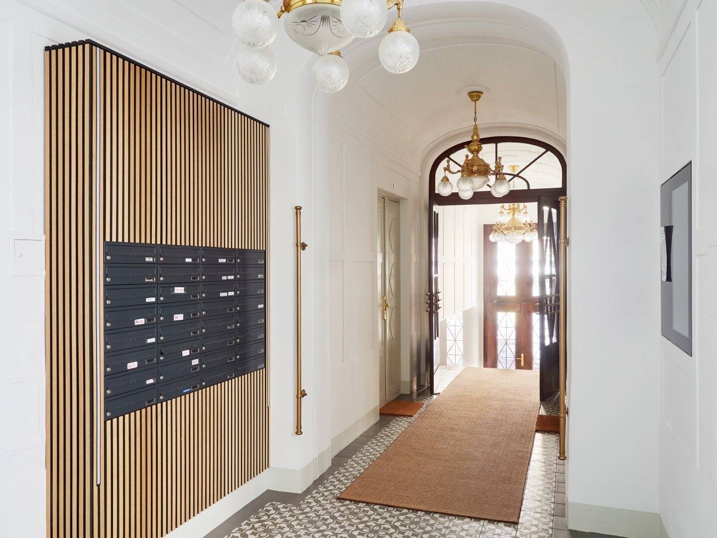 SOMMERAKTION: Halbe Maklerprovision sparen bis 31.8.! Freundliche 2-Zimmer-Altbauwohnung mit Einbauküche und Hof-Grünblick in 1030 Toplage – Möglichkeit des Balkonanbaus