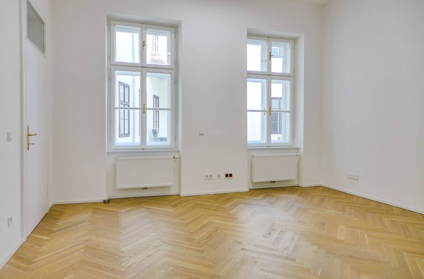 Modernes Büro in repräsentativem Stilaltbau - 7 Zimmer - klimatisiert - Garage