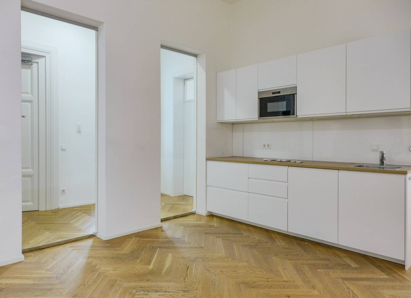 Modernes Büro in repräsentativem Stilaltbau - 7 Zimmer - klimatisiert - Garage