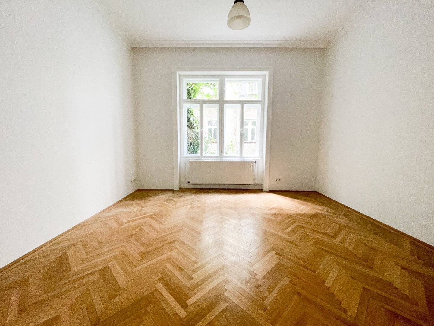 SOMMERAKTION: Halbe Maklerprovision sparen bis 31.8.! Charmante 2-Zimmer-Altbauwohnung Nähe Rochusmarkt mit neuer Küche und Balkonoption