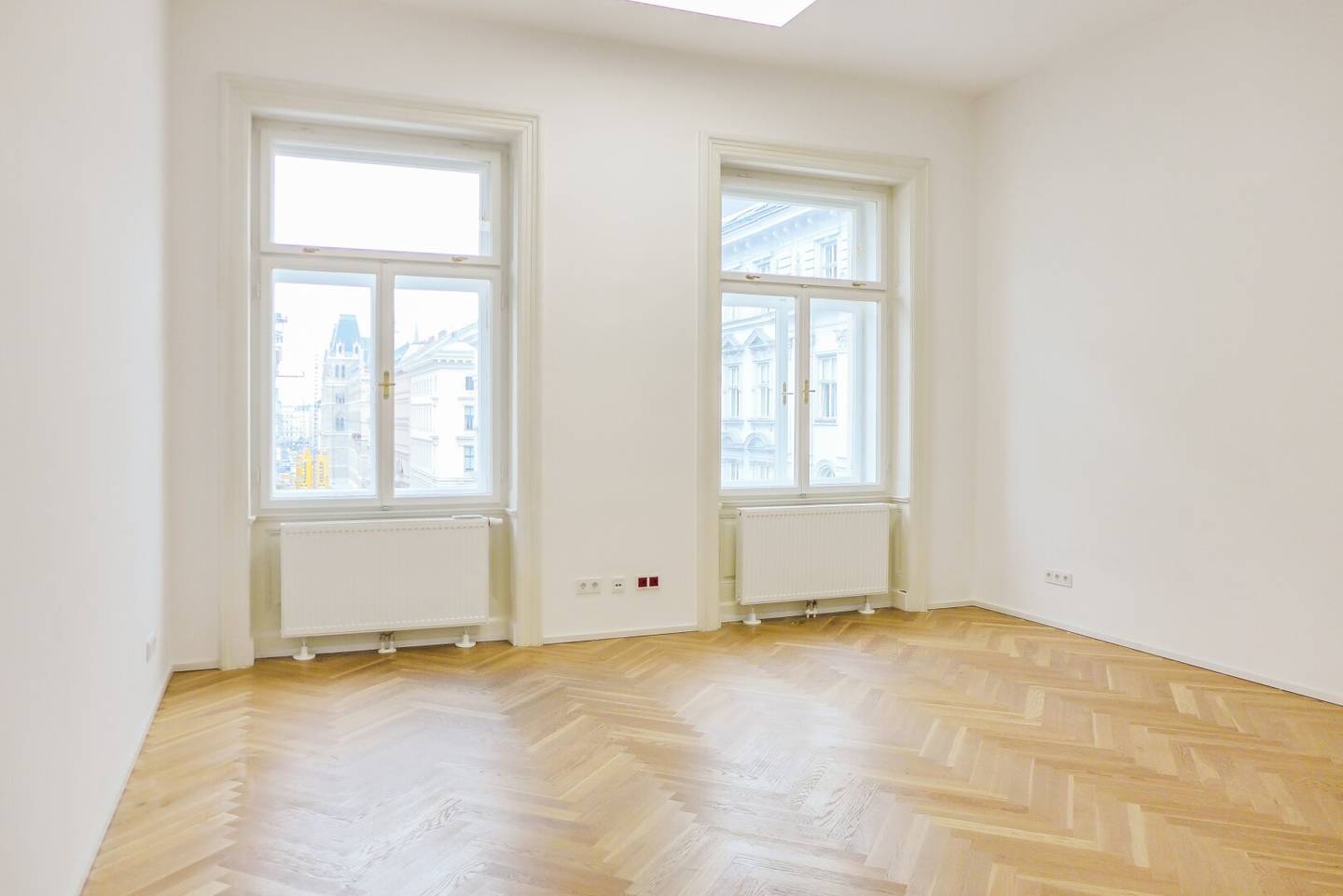 Hochwertige Büroetage in repräsentativem Stilaltbau - 12 Zimmer - Balkon - Garage - €24/qm HMZ