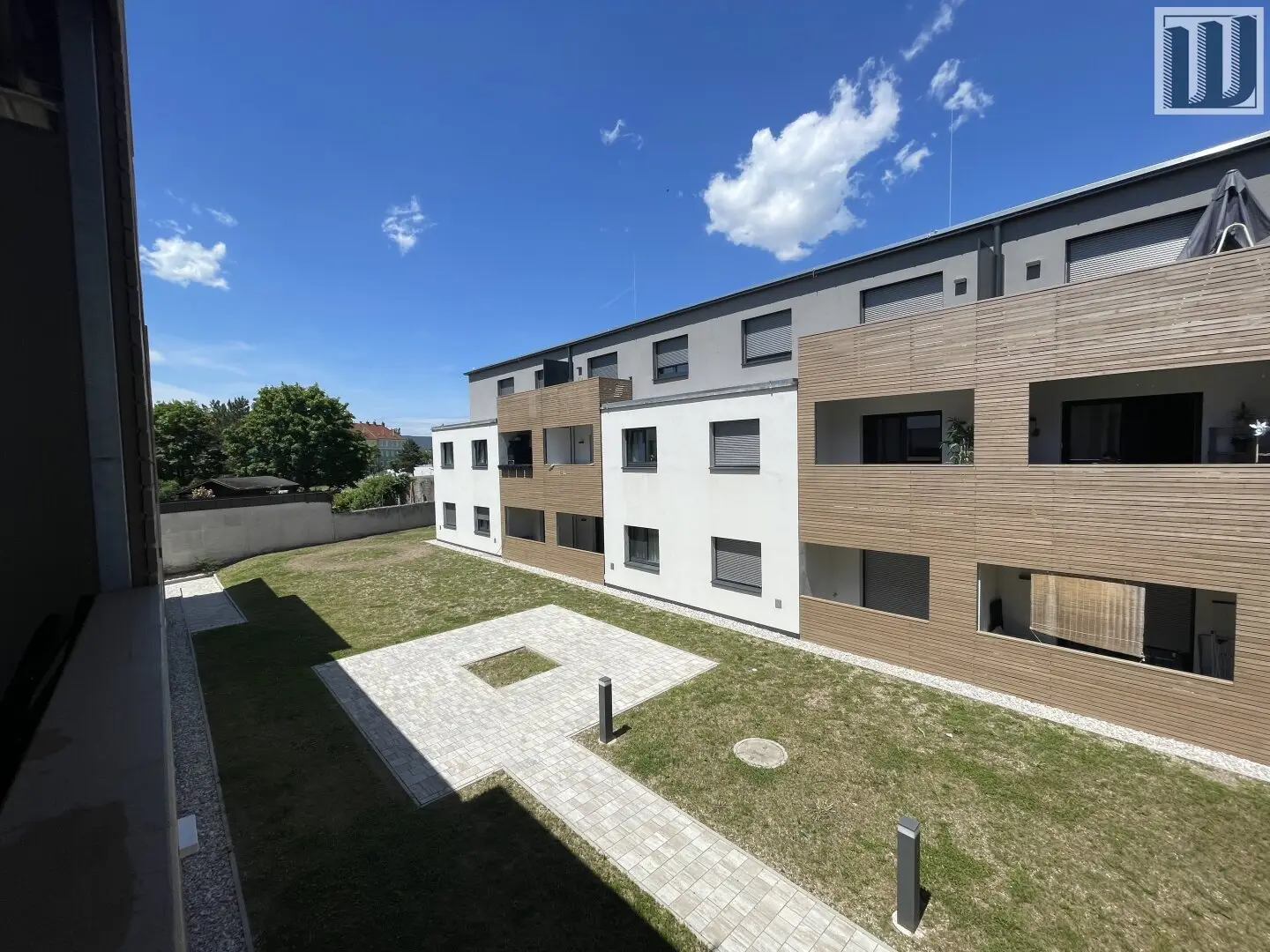 Like-new 2-room apartment with loggia, garage and underfloor heating in Wiener Neustadt