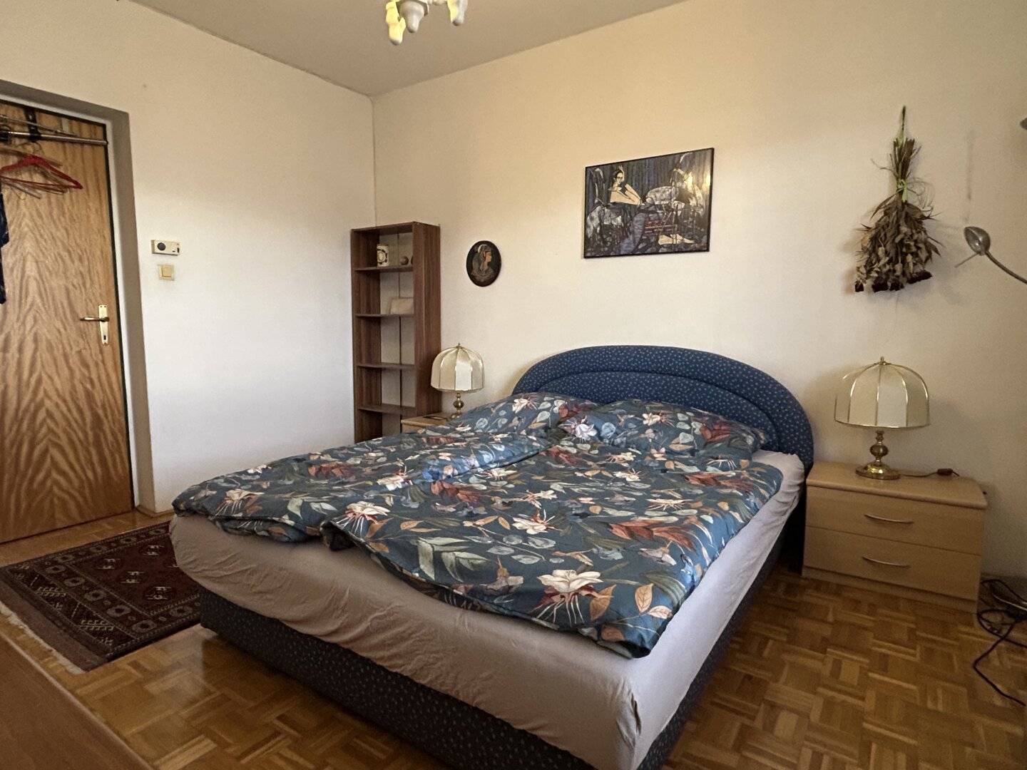 Vollmöblierte 2-Zimmer-Wohnung mit großzügigem 14 m² Westbalkon, Parkplatz & Top-Lage in Geidorf