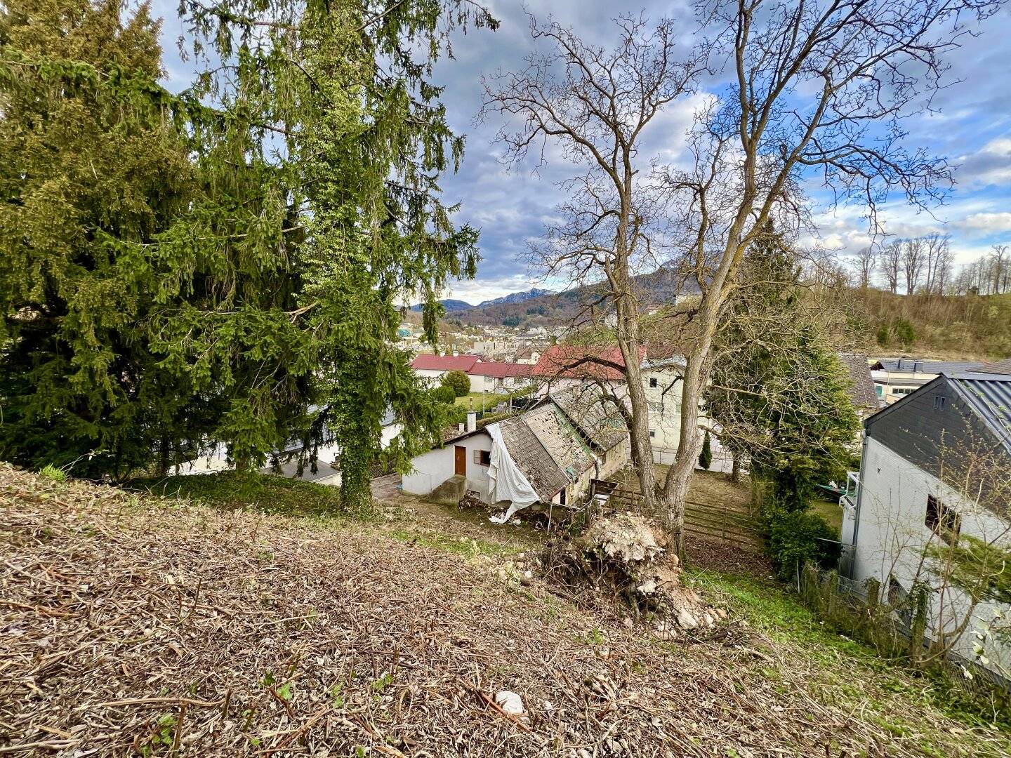 Traunseenähe & Bestlage: Baugrundstück mit vielseitigen Möglichkeiten