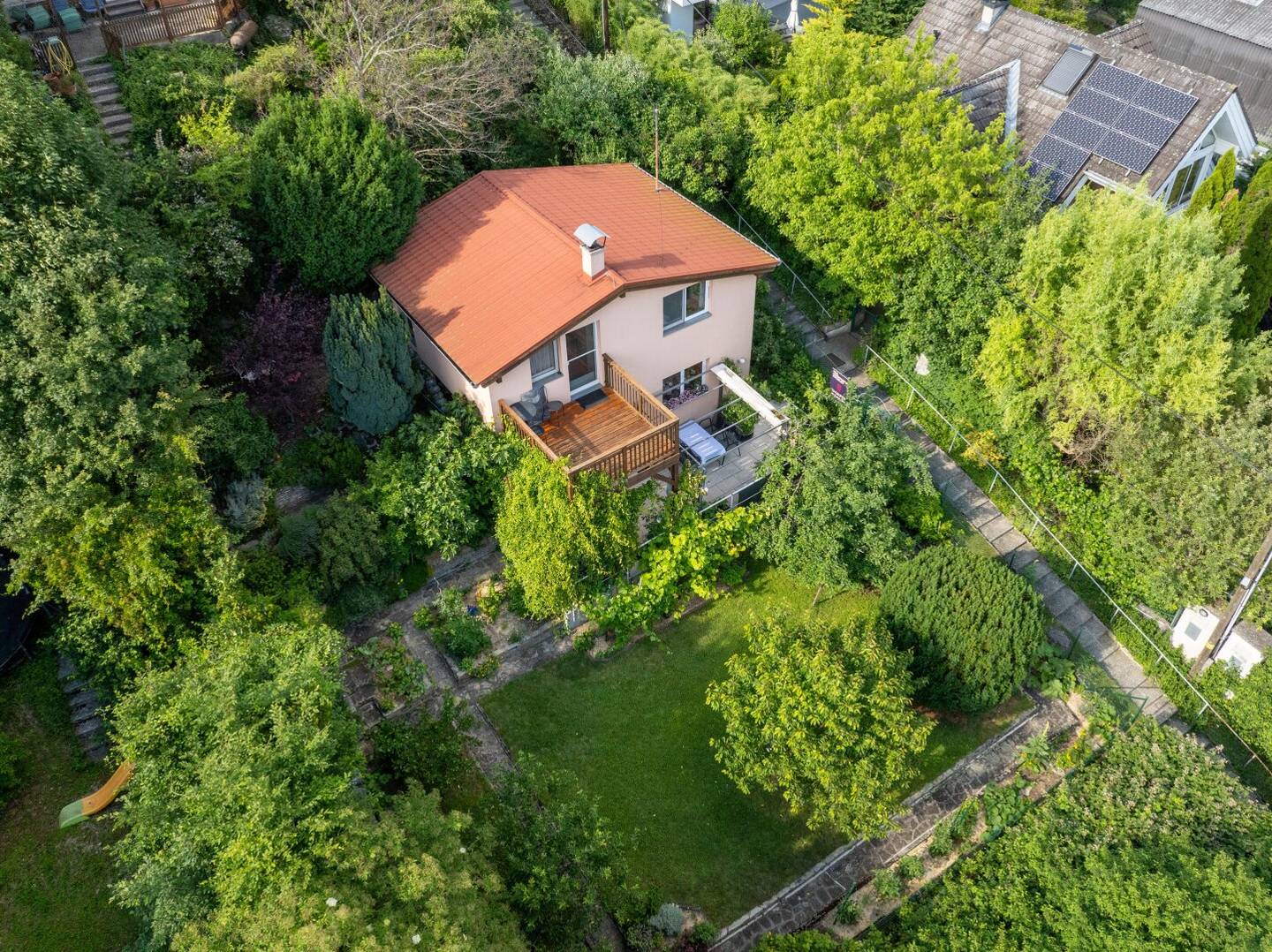 Gartenglück pur, Grünruhe und Stadtpanorama!
