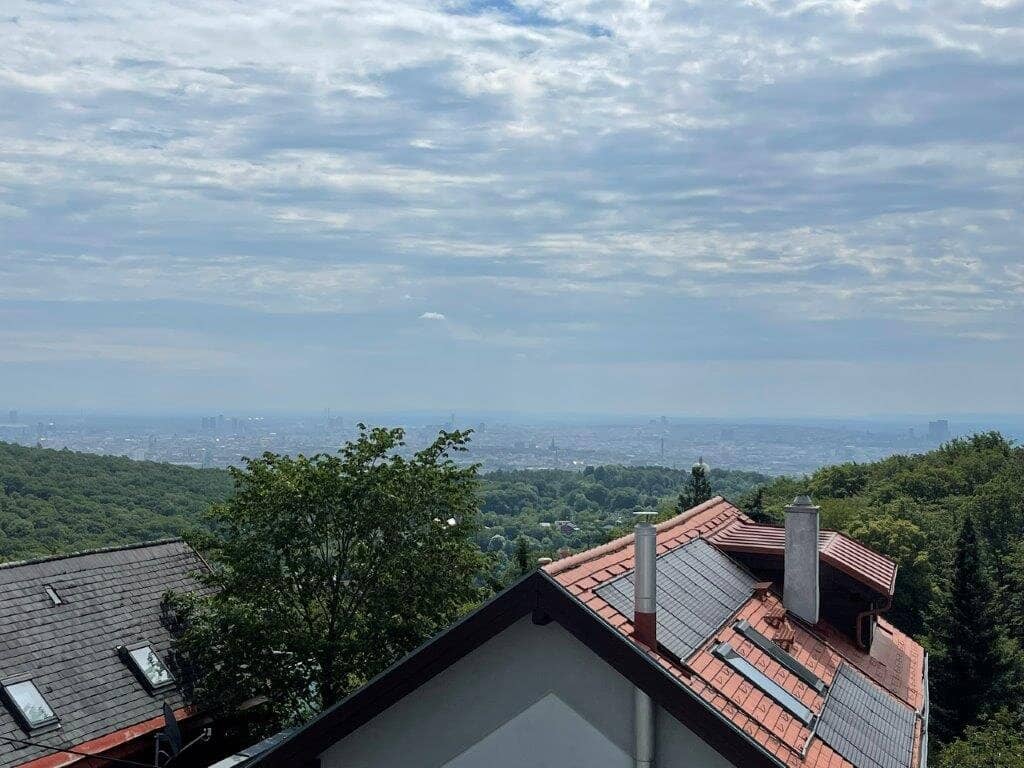 Oberhalb der Stadt! Traumpanorama Stadt- & Waldblick !