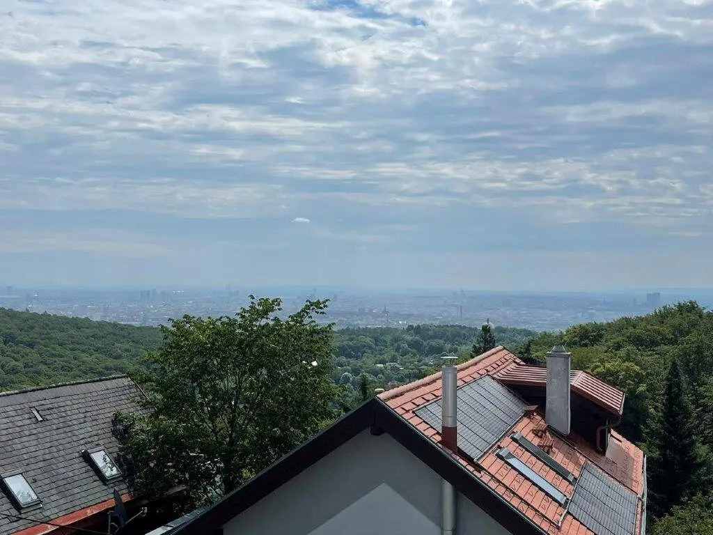Oberhalb der Stadt! Traumpanorama Stadt- & Waldblick !