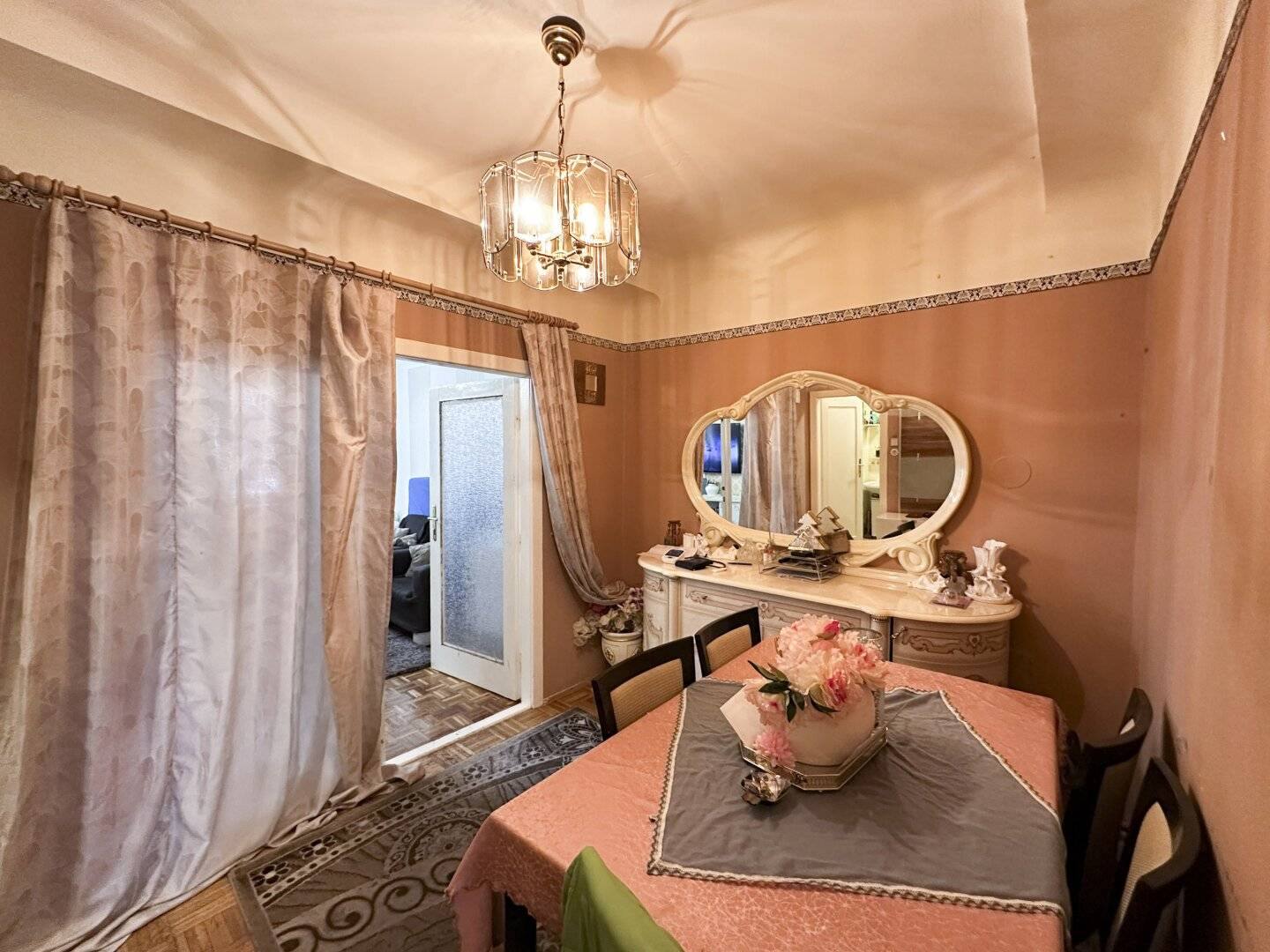 ***Sanierungsbedürftige 2,5 Zimmer-Wohnung nahe Brunnenmarkt***