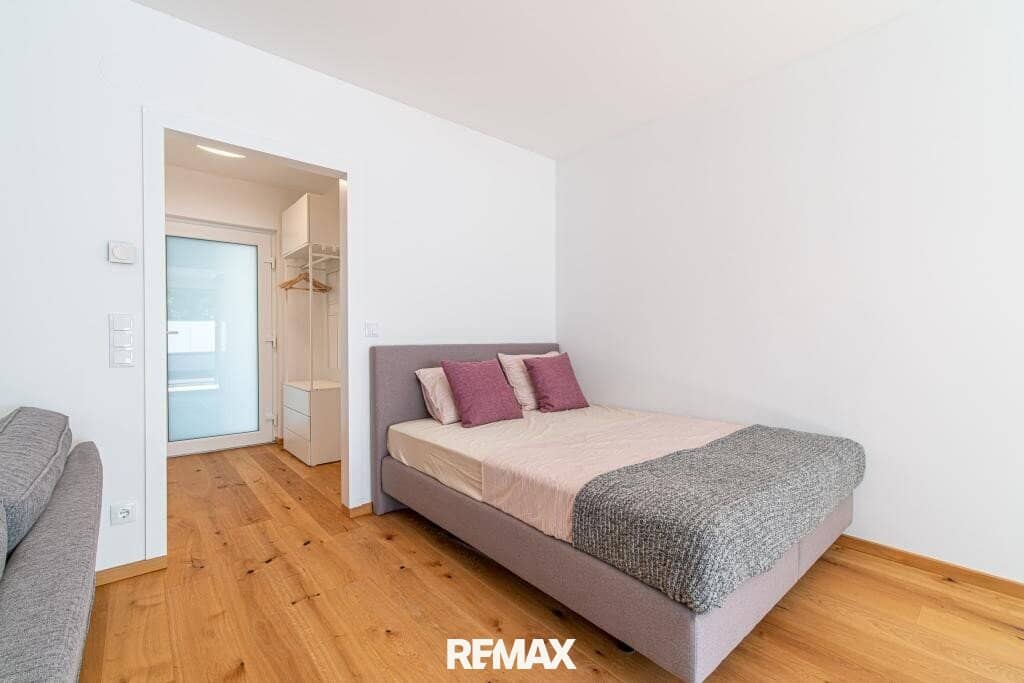 Luxuriöses vollmöbliertes Terrassenstudio mit Grünblick in Ruhelage - All In Miete