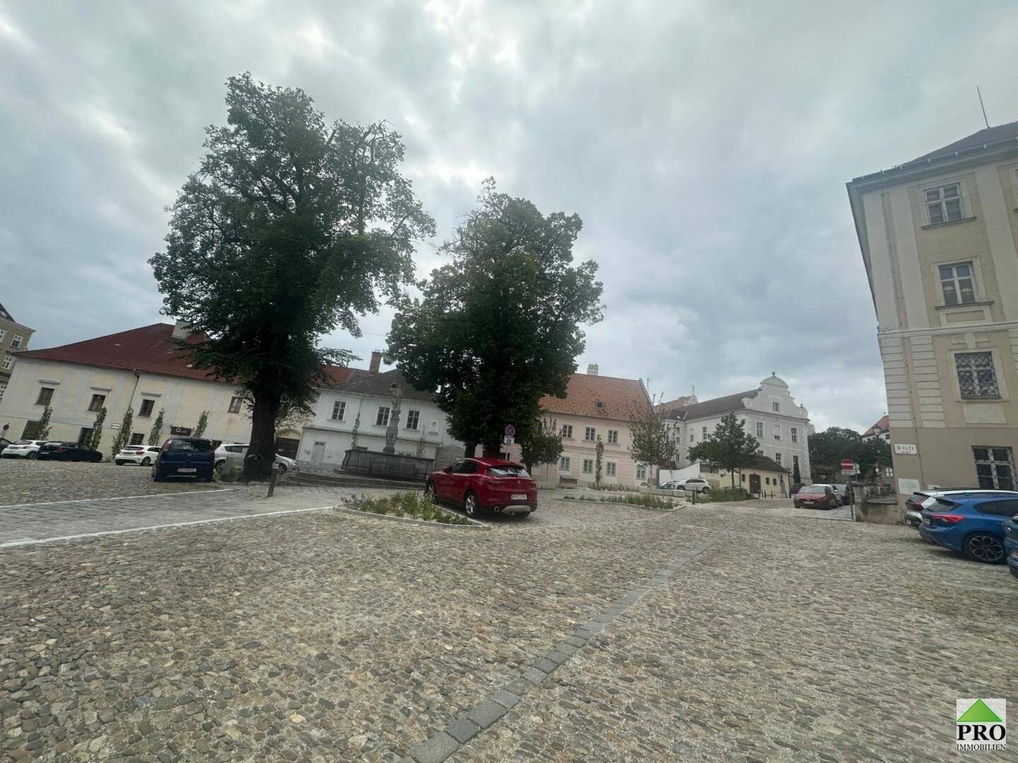 Beste Lage in Krems - am hohen Markt!  167m2 Eigentum  als Geschäft, Büro, Wohnung oder Atelier gut geeignet!