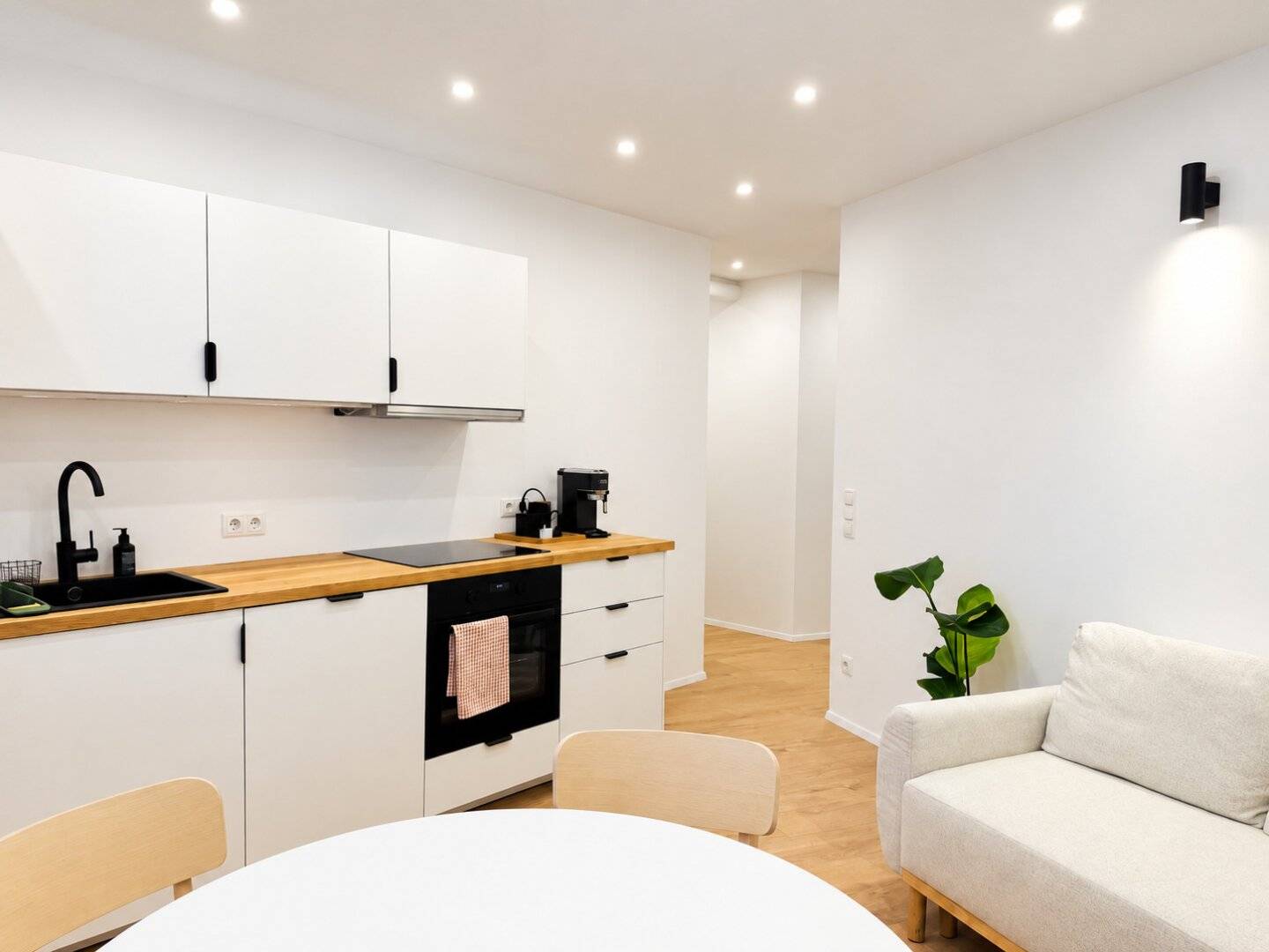Provisionsfrei! Neuwertige 57 m² Wohnung mit 2 Schlafzimmern – Nähe Schönbrunn, U4 in 3 Min.