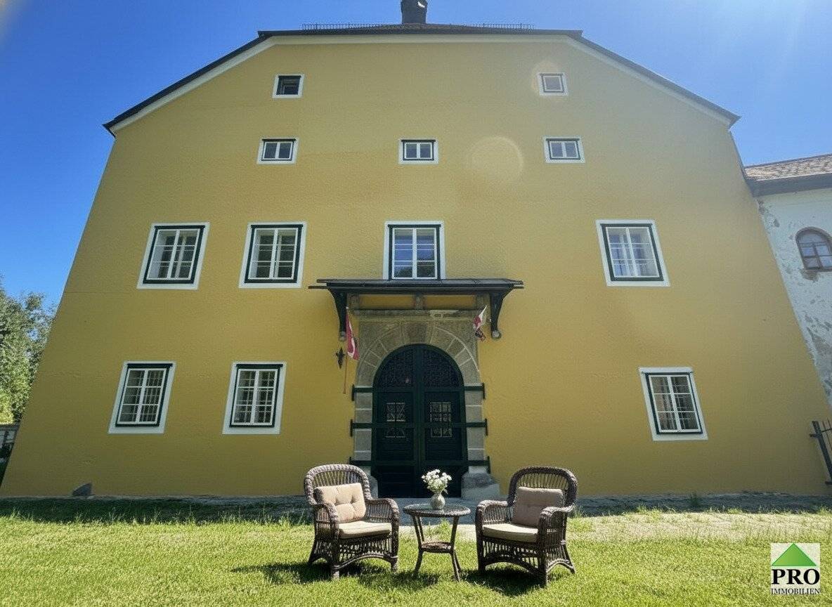 Romantisches Schloss in Oberösterreich nahe der BRD Grenze und Salzburg zu verkaufen,  auch für Pferdehaltung geeignet!