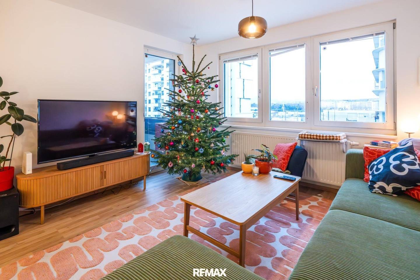 Beinahe Erstbezug: Hervorragend angebundene Drei Zimmer Neubauwohnung  - erste Besichtigungen 29./30.12.