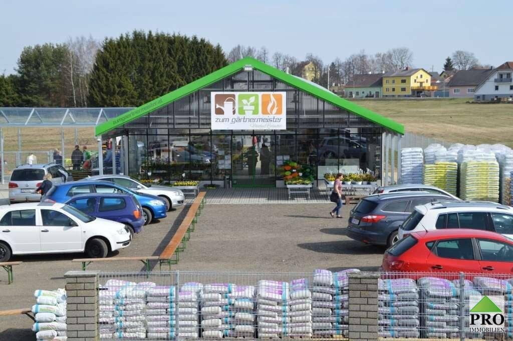 Große Betriebsliegenschaft auf 10.000m2 Grundstück in Top frequentierter Lage im Waldviertel-Bundesstraße Richtung Wien zu vermieten oder verkaufen!