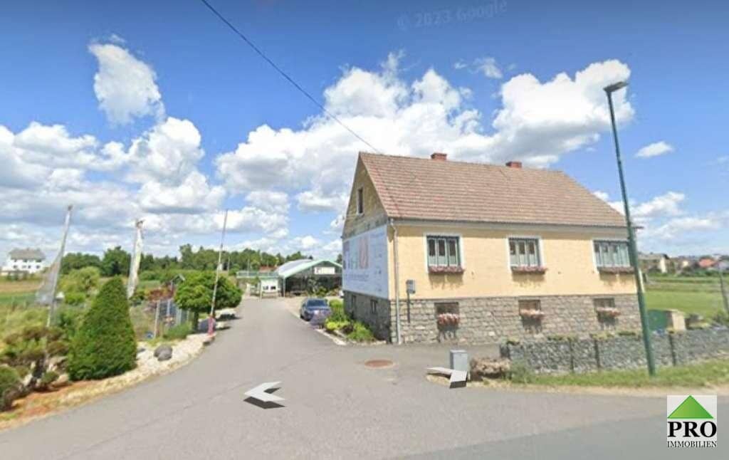 Große Betriebsliegenschaft auf 10.000m2 Grundstück in Top frequentierter Lage im Waldviertel-Bundesstraße Richtung Wien zu vermieten oder verkaufen!
