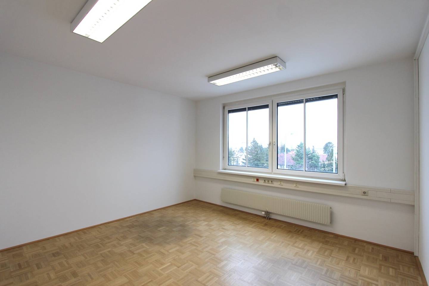 Several available spaces in an office building near Triester Straße