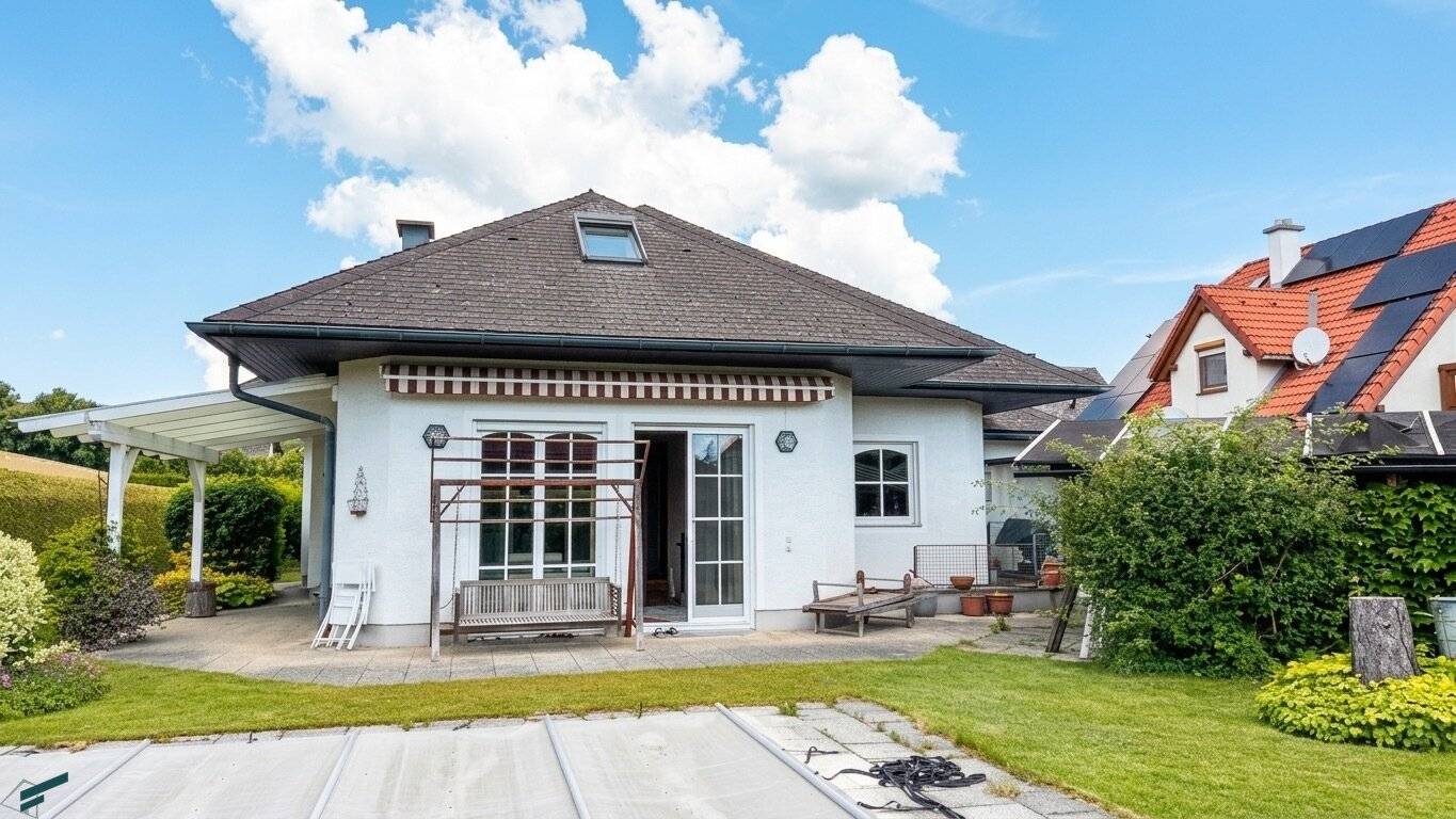 Einfamilienhaus mit Garage, Carport, Pool und Sauna in Bad Fischau-Brunn