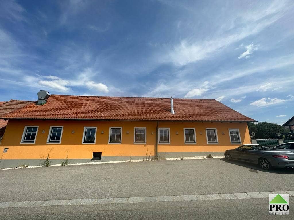 Geschäftshaus & Grundstück direkt auf der Wiener Bundesstraße zu verkaufen! Gasthaus - Motel oder andere Verwendungszwecke!