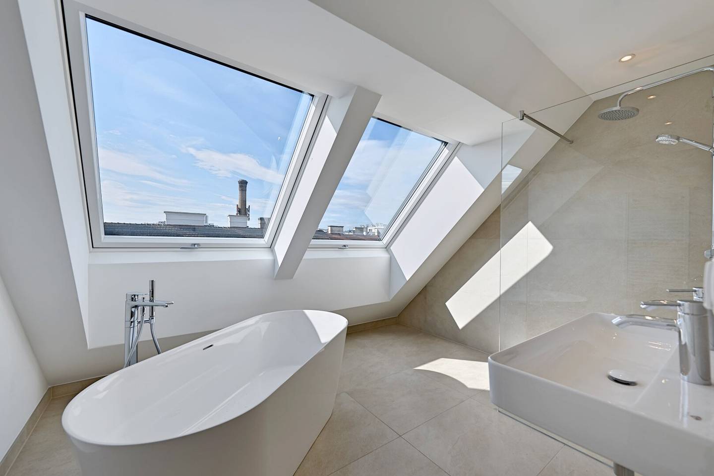 Brand new top floor apartment with large terrace