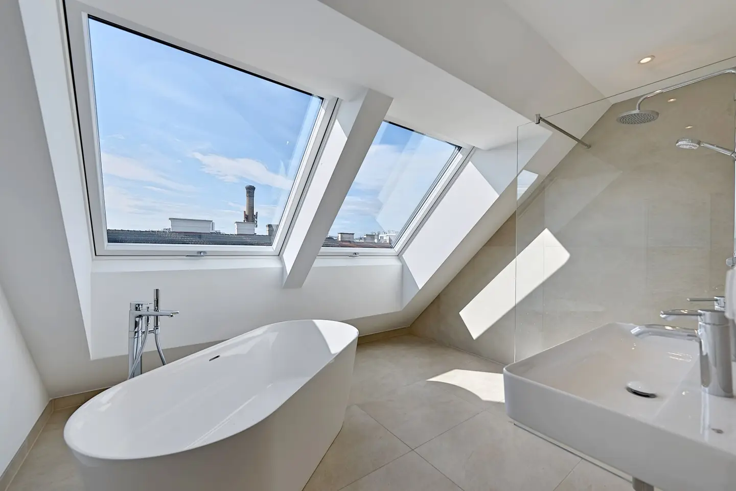 Brand new top floor apartment with large terrace