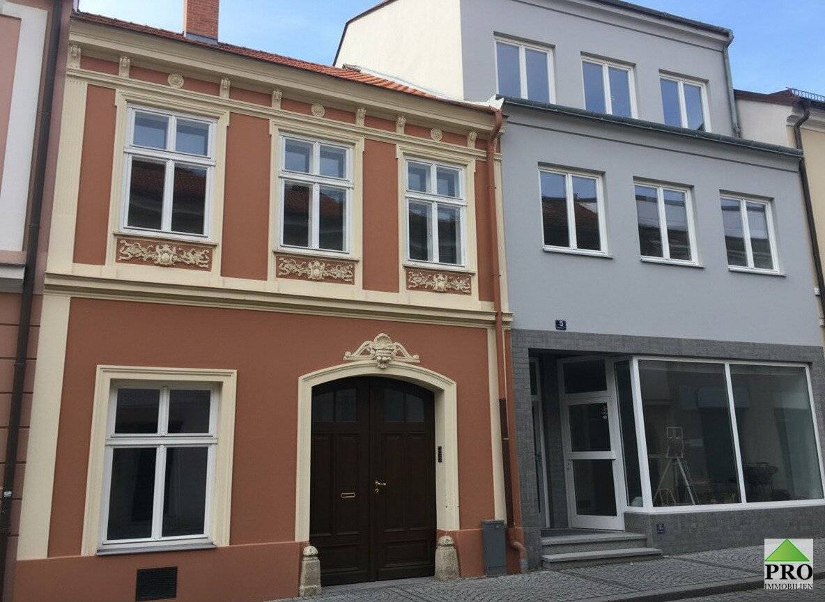 2 Stadthäuser- 4 Wohnungen & 2 Geschäftslokale! Zinshausprojekt in Waidhofen an der Thaya (Waldviertel) super Förderungsmöglichkeit oder einfach zum Sanieren!