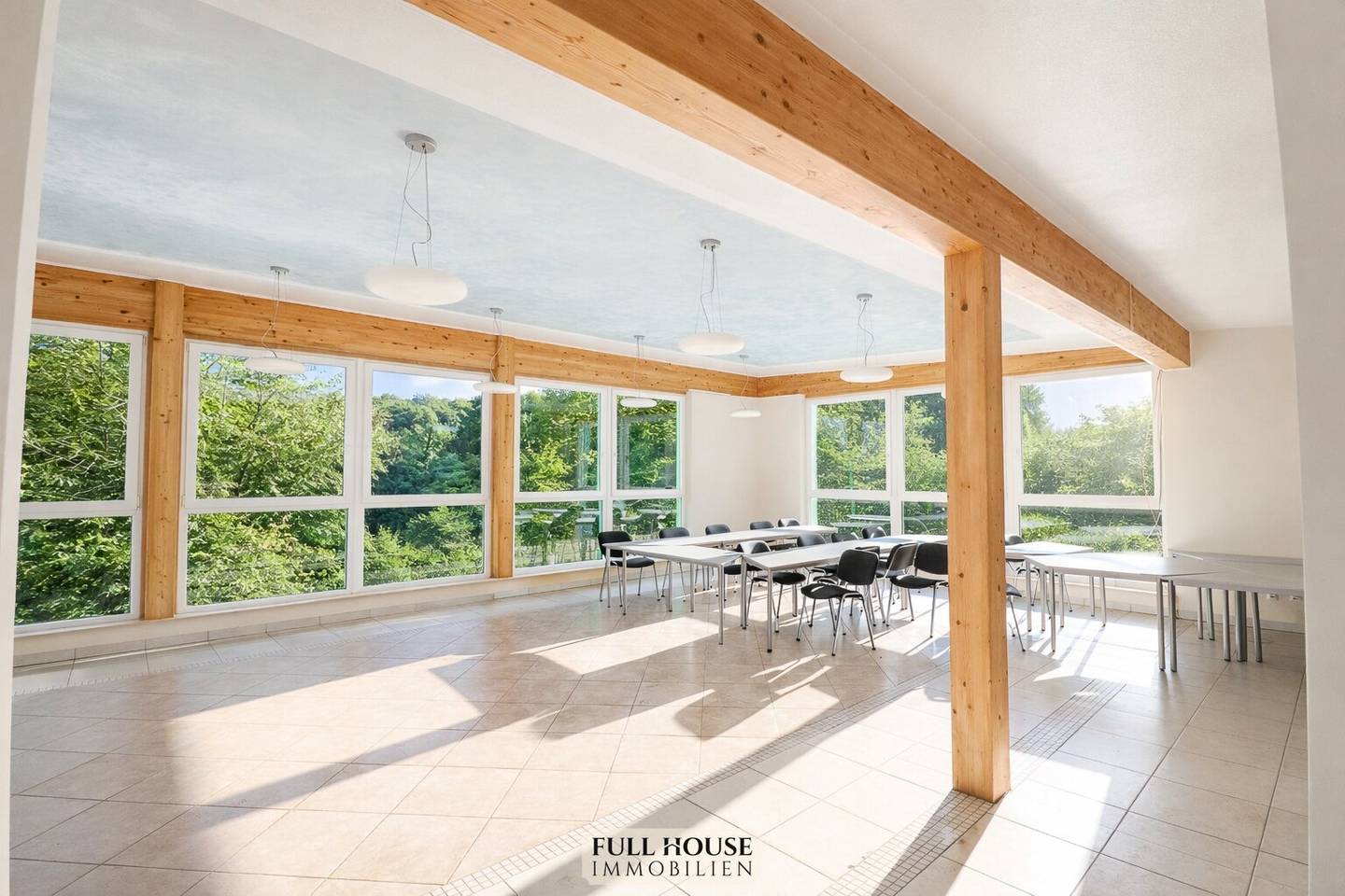 Exklusives Penthouse-Büro mit ca. 151,65 m² und großzügigen Arbeitsflächen