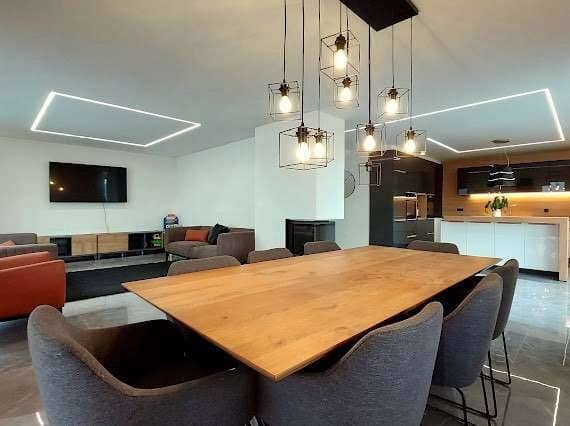 Neuwertiges Einfamilienhaus in Oberzirking, 5 Zimmer, Garten, Garage, 187m² Wohnfläche
