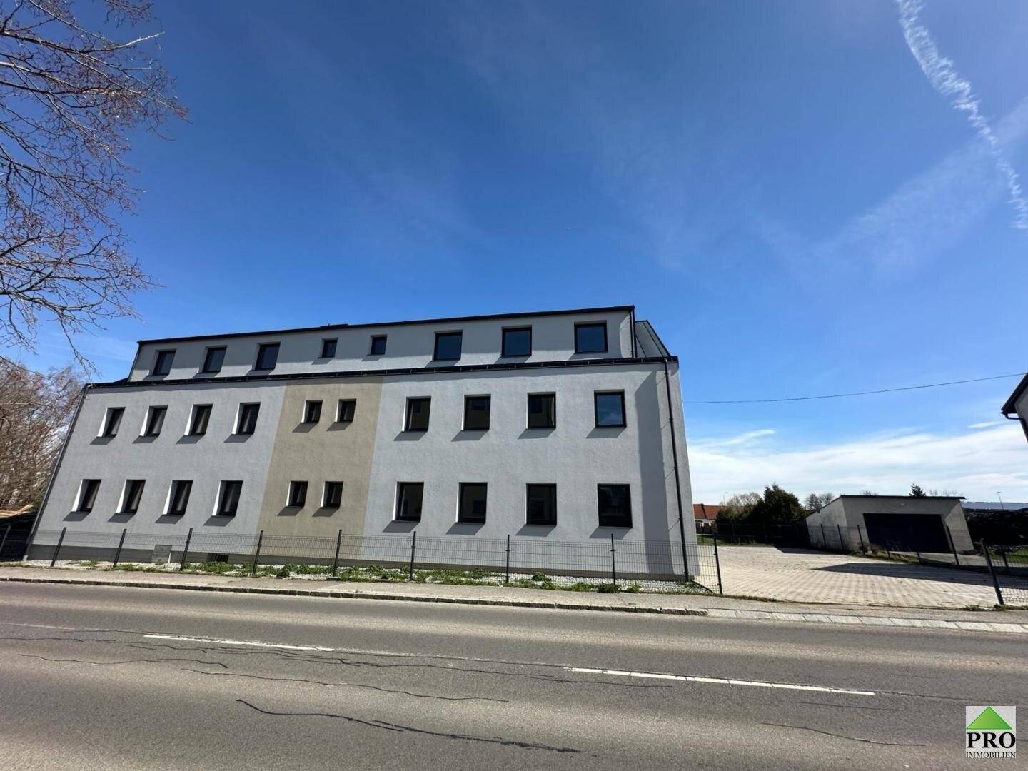 Anleger-Investoren-Gelegenheit! 6 Wohnungen (50% vom Gesamtzinshaus) neu saniert,  zu verkaufen!