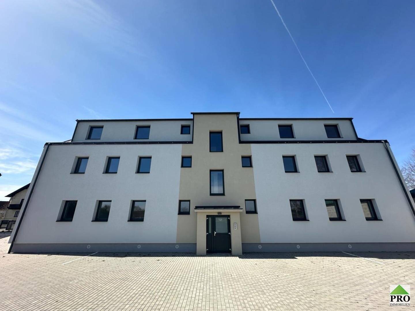 Anleger-Investoren-Gelegenheit! 6 Wohnungen (50% vom Gesamtzinshaus) neu saniert,  zu verkaufen!