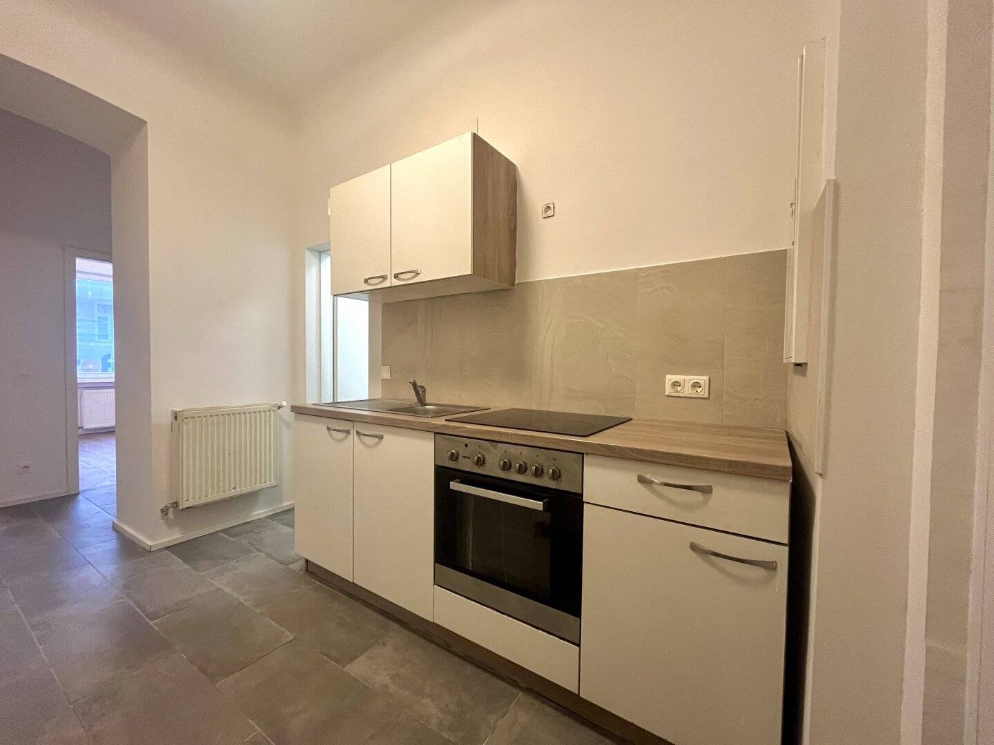 Charmante 3 Zimmer Wohnung NÄHE WIENERBERG! Zentral begehbar | KÜCHE inklusive |