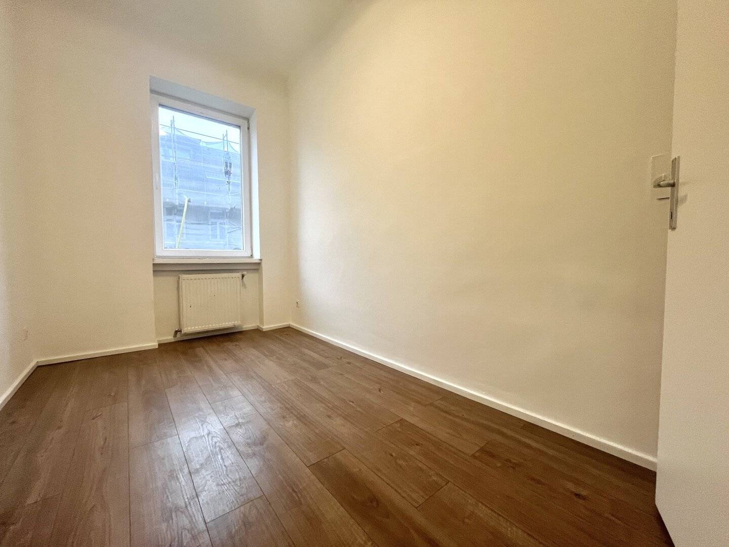 Charmante 3 Zimmer Wohnung NÄHE WIENERBERG! Zentral begehbar | KÜCHE inklusive |