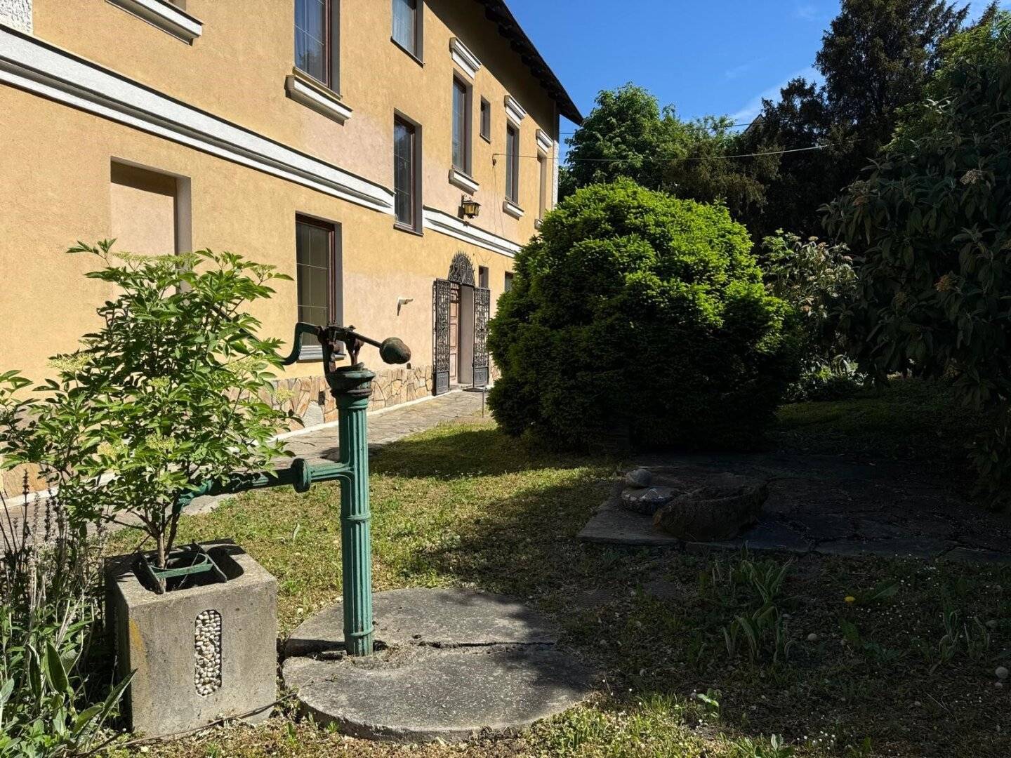 Herrschaftliche Jahrhundertwendevilla mit angeschlossenem Baugrund