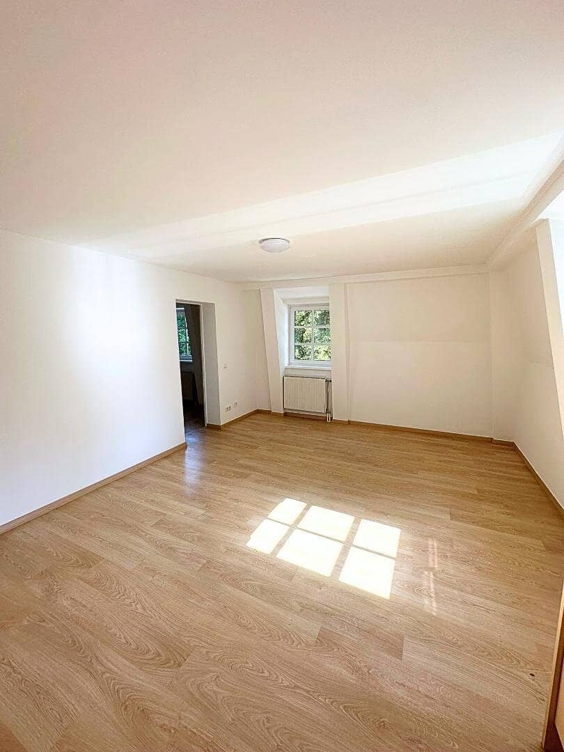 STEYR. Erstbezug! Moderne Wohnung mit Einbauküche, Parkplatz & Zentralheizung!