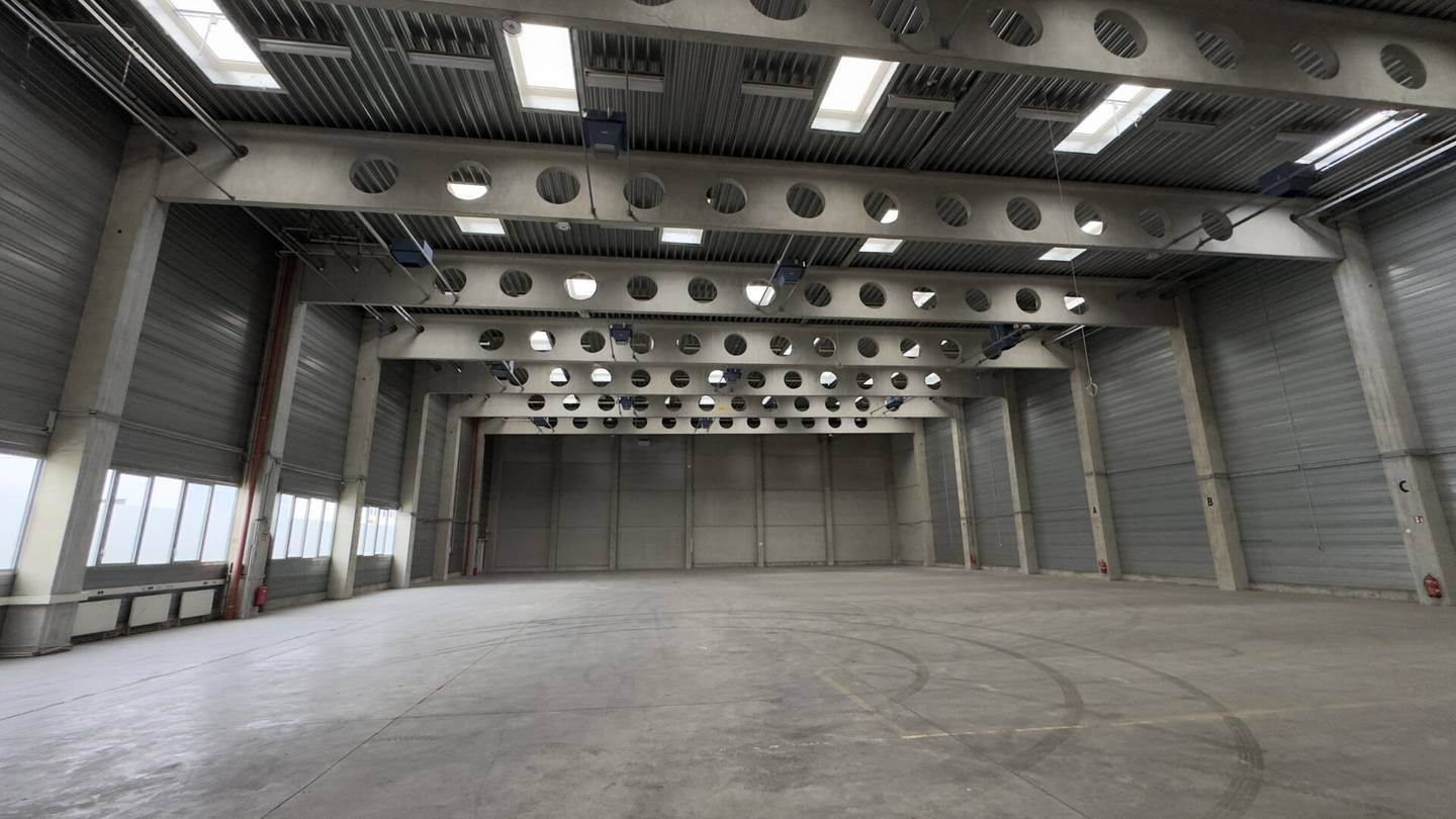 ~1.500 m² Lagerhalle (9 Meter hoch, keine Mittelstützen) in 1230 Wien - Eitnergasse 17