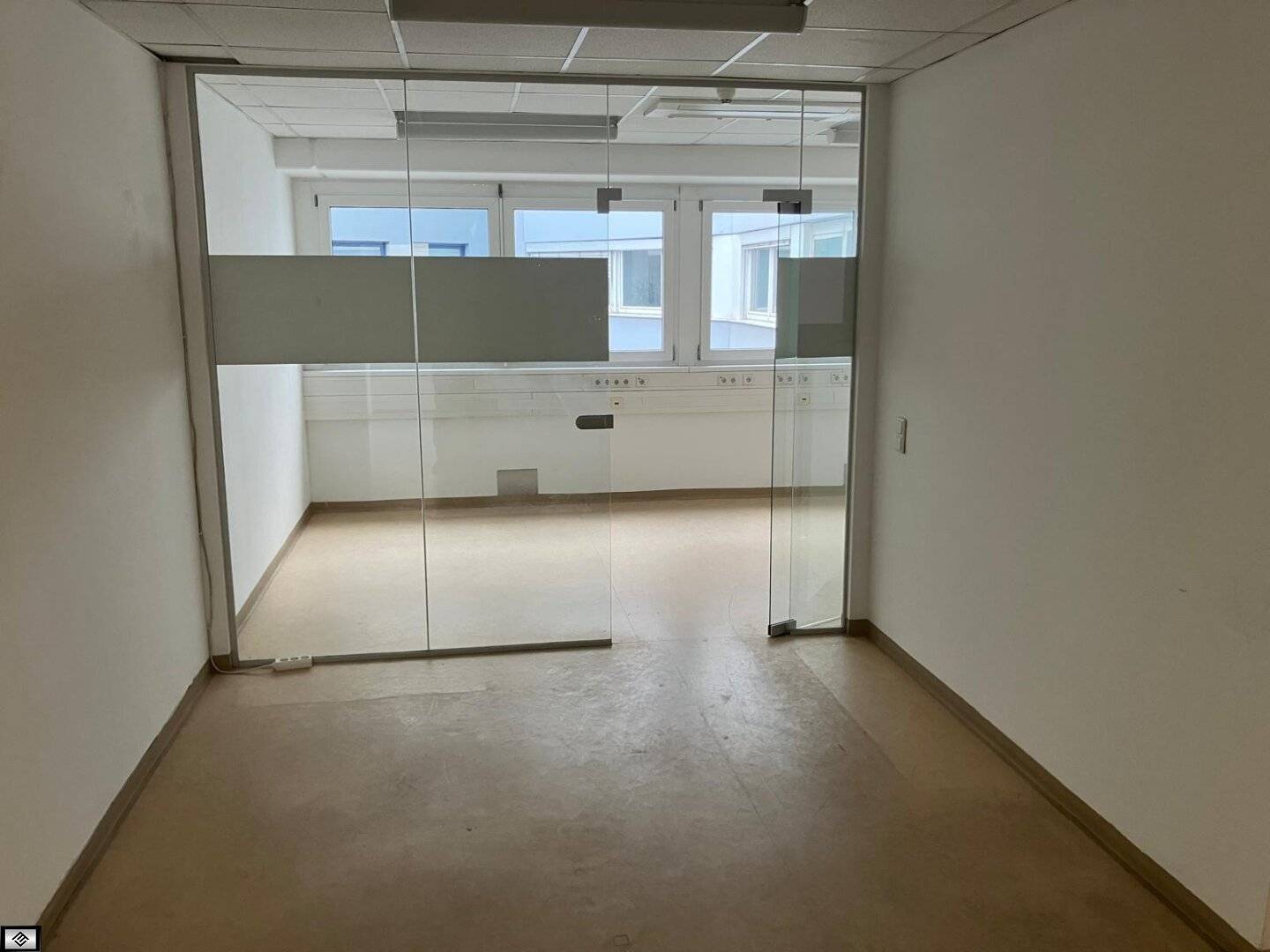 Büro mit 555m² zu vermieten neben Linke Wienzeile