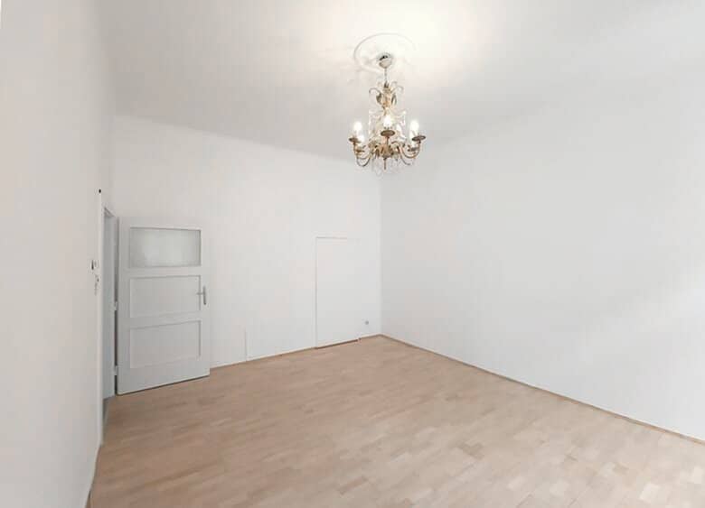 CHARMANTE ALTBAUWOHNUNG - 2 ZIMMER AUF 61 m² NAHE U1