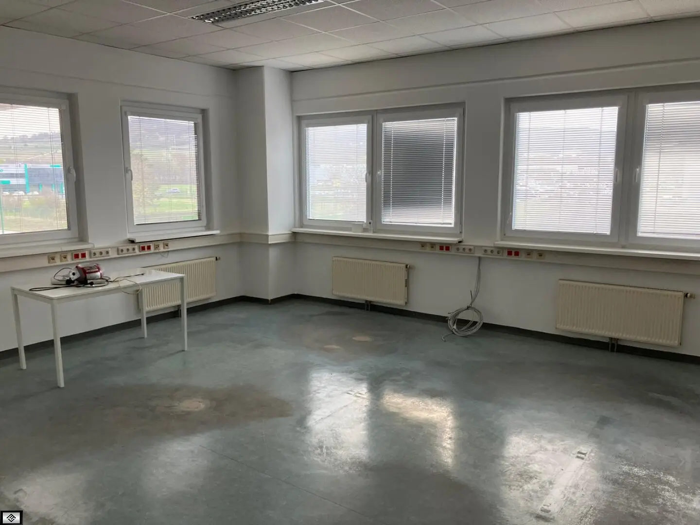 Top Logistikhalle in Wiener Neudorf mit ca. 1200m2 zu vermieten !!!