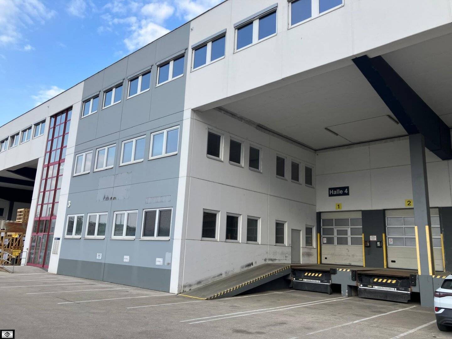 Top Logistikhalle in Wiener Neudorf mit ca. 2100m2 zu vermieten !!!